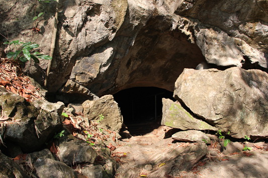 ถ้ำละว้าLava Cave