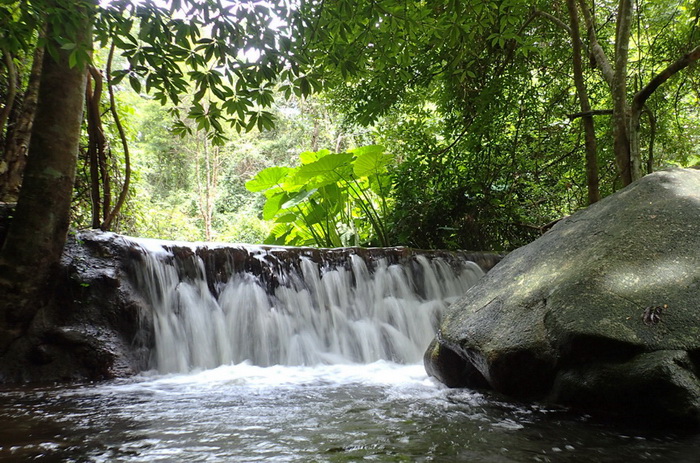 น้ำตกกระดังลาKar Dang La Waterfall