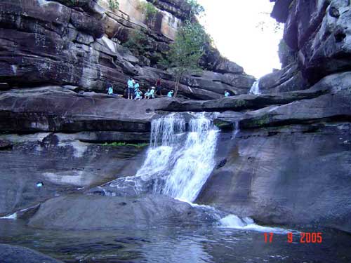  น้ำตกสร้อยสวรรค์ (ห้วยสร้อย)Soi Sawan Waterfall (Huai Soi) 