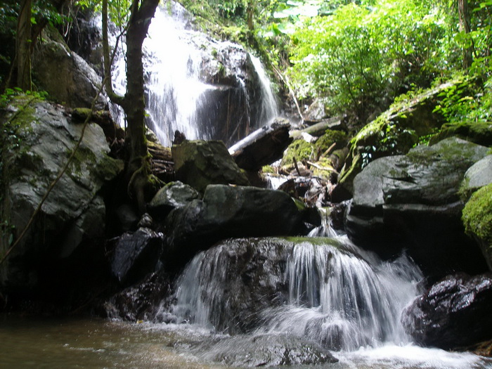 น้ำตกเขาวงKhowong Waterfall